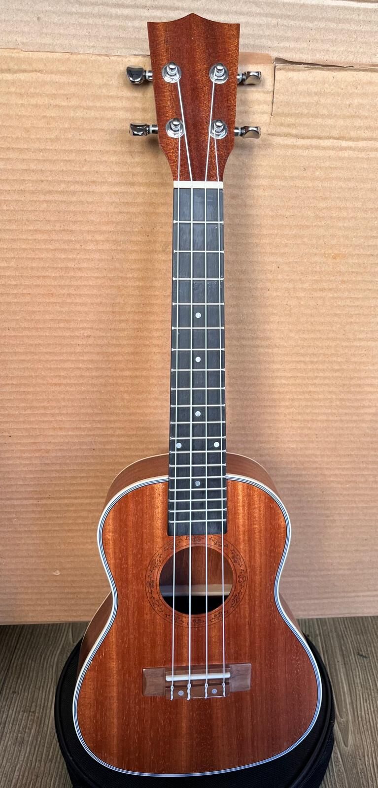 MERCURY UKULELE CONCERT MAUN KENAR ŞERİTLİ