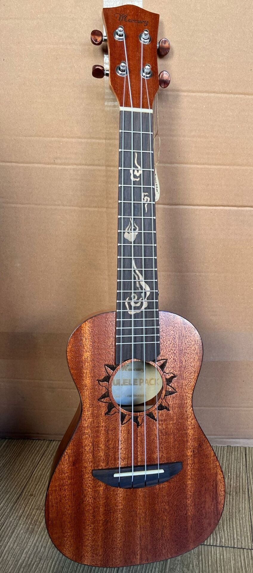 MERCURY UKULELE CONCERT MAUN YILDIZLI