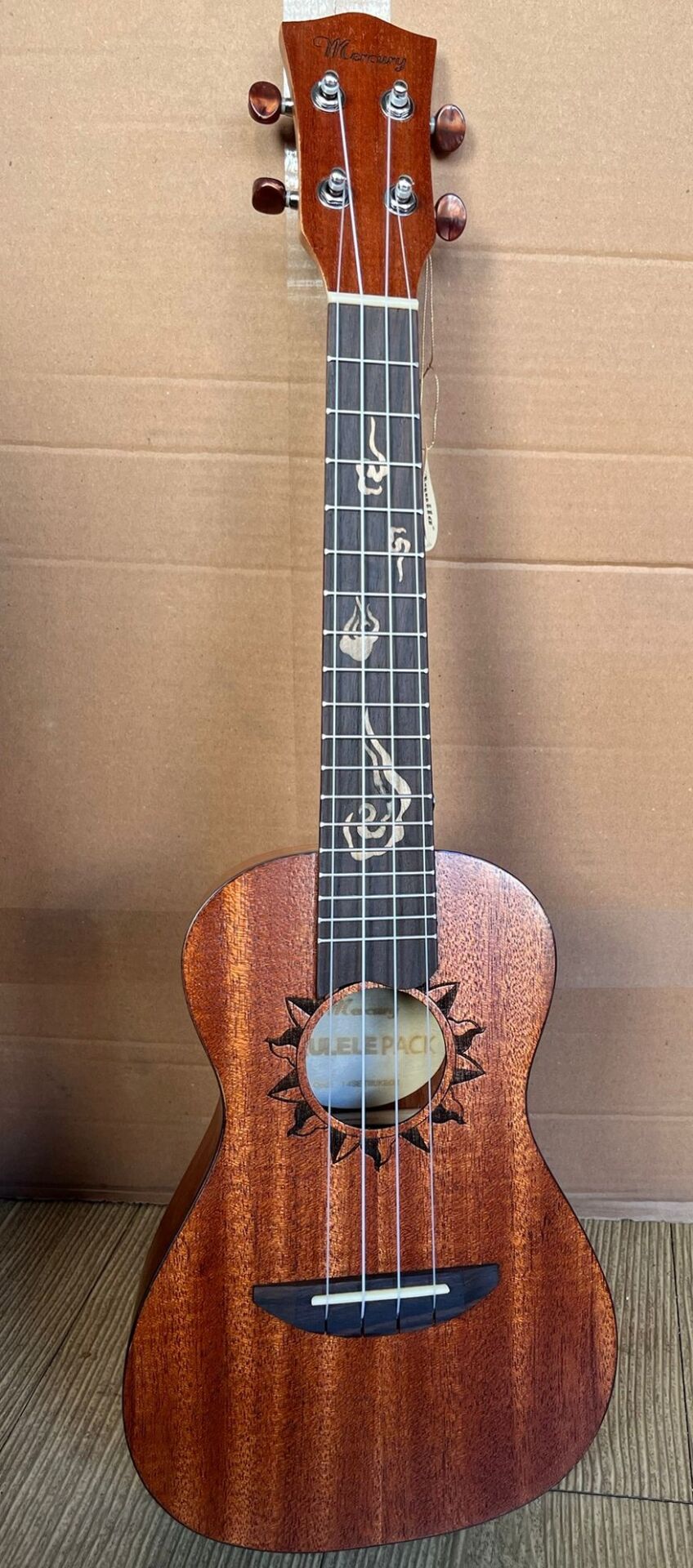 MERCURY UKULELE CONCERT MAUN YILDIZLI